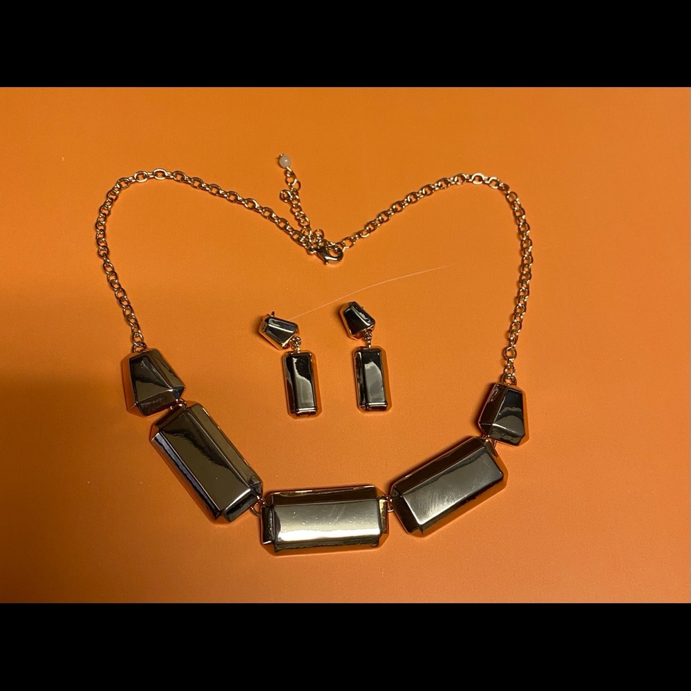 Golden Necklace and Earrings Set